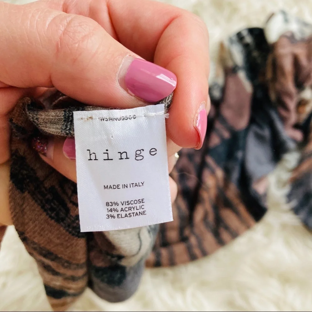 hinge skinny scarf